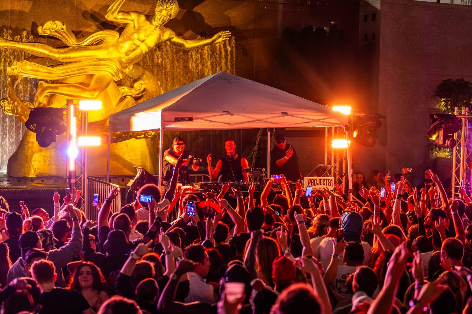 A Midtown Landmark Turned Into An Open-Air Dance Floor